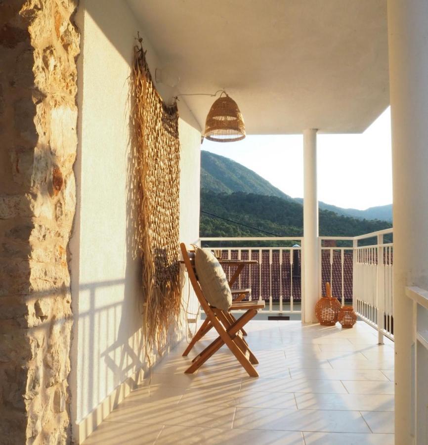Mi Sestre - Studio Apartment Hvar Vrisnik Jelsa  Extérieur photo